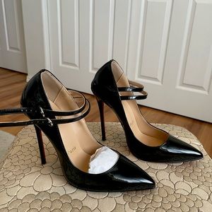 Christian Louboutin, Mary Jane pumps (Sz 38)